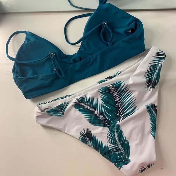 Teal Palm leaves bikini - Picture 2 of 4